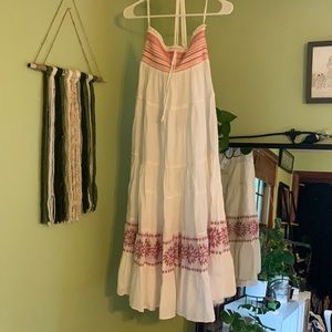 White embroidered maxi dress. Size 12 EU 40
